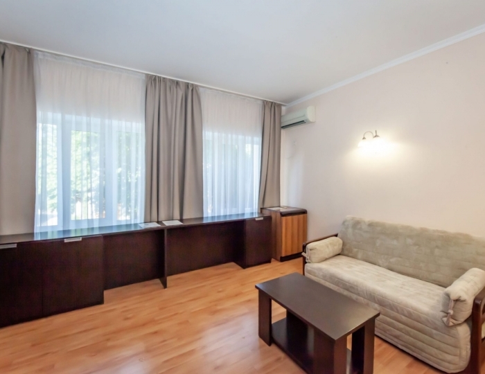 Де Люкс 2-местный 2-комнатный корп.Южный - Санаторий «Саки»